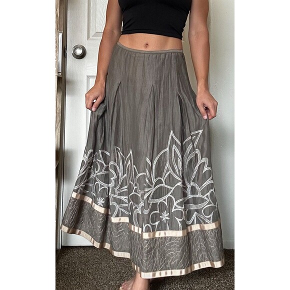 Nic + Zoe Embroidered Skirt Taupe Gold Sz 4 Women’s Swing Satin Full Midi Floral - Picture 4 of 12